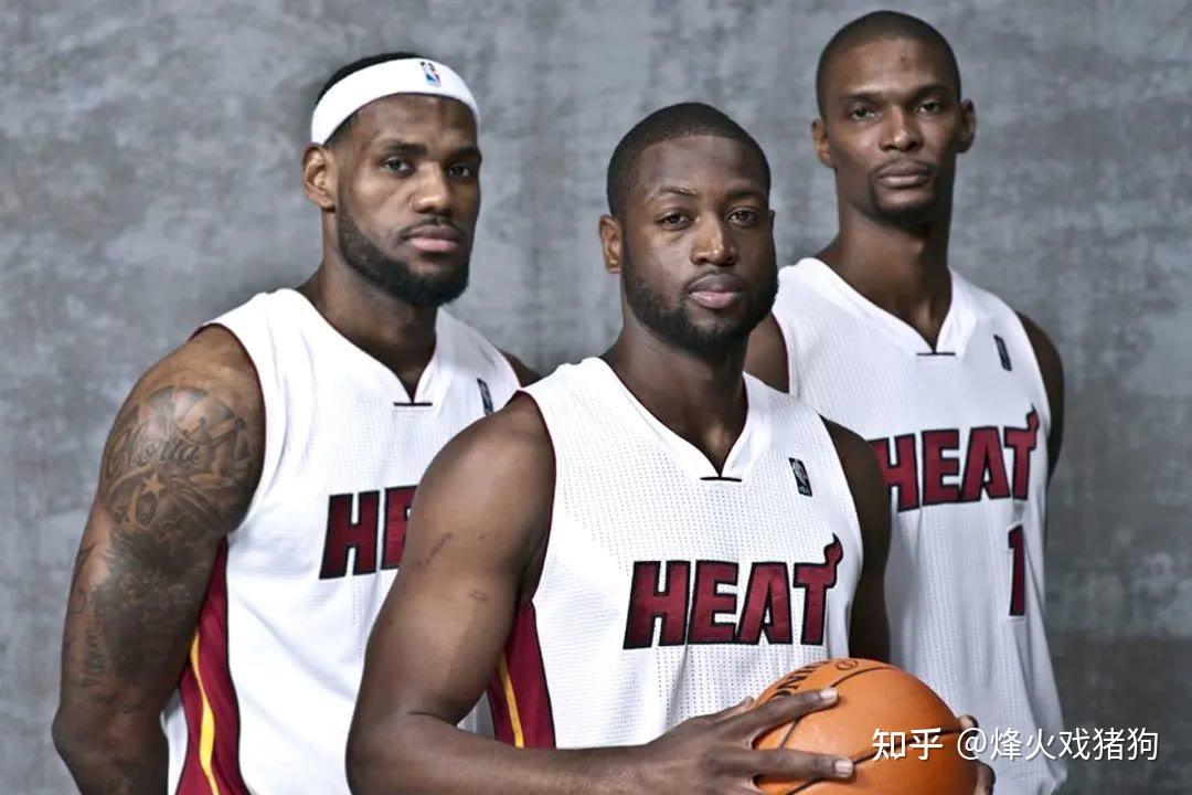 队报：卡马文加未随法国进行完整训练，而是进行了慢跑恢复（队报：卡马文加缺席法国队合练，仅进行慢跑恢复）