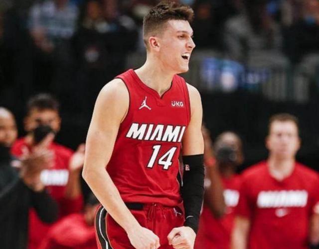 塔雷：拥有魔笛这样的导师是亚沙里的优势，我们对他充满信心（塔雷：在魔笛辅导下亚沙里更占优势，我们对他信心十足）