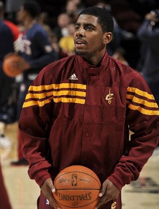 TA：齐尔克泽正处于职业生涯十字路口，未来三月对他至关重要（TA：齐尔克泽迎来职业抉择期，未来三个月至关重要）