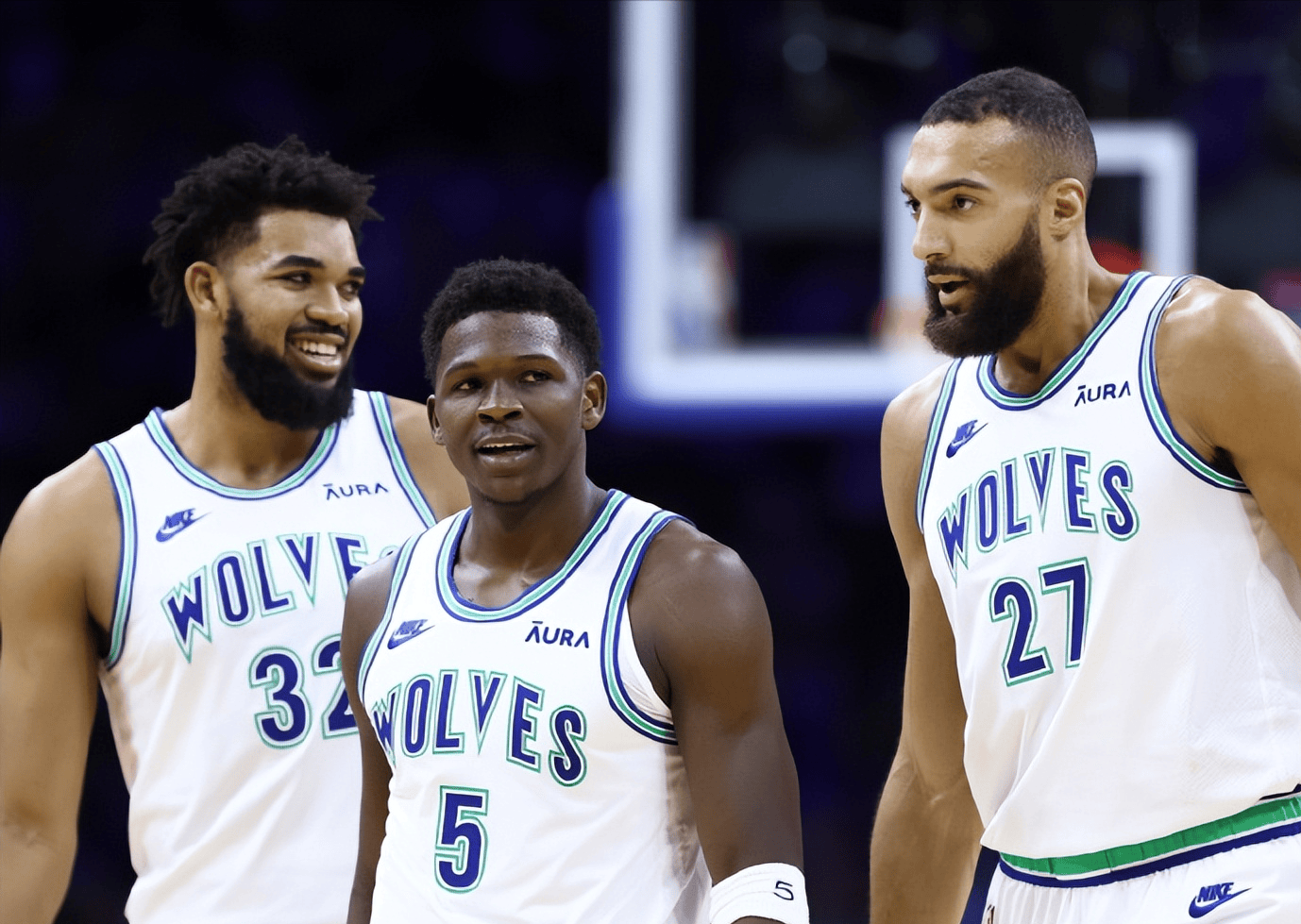 多纳鲁马身价上涨500万至4500万欧，领跑世界门将身价榜（多纳鲁马身价升至4500万欧，涨500万登顶全球门将身价榜）