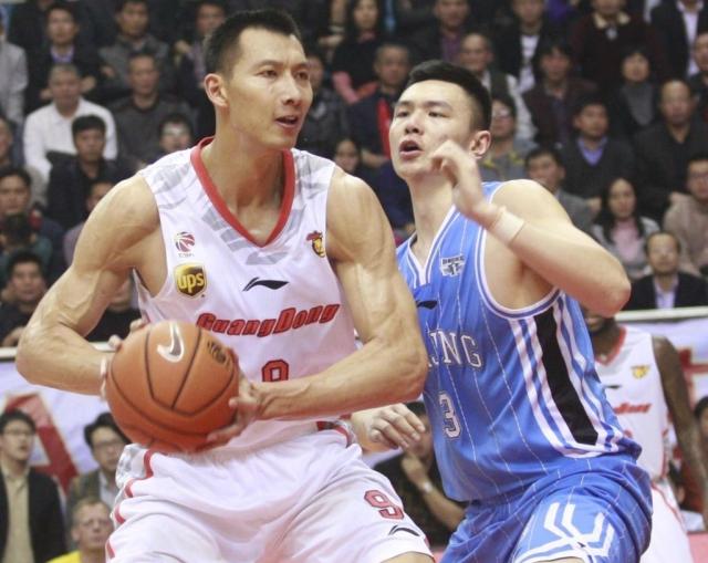 萨拉赫缺阵利物浦争议点球告负，球员称判罚牵强（萨拉赫缺阵之际利物浦折戟争议点球，球员直指判罚牵强）