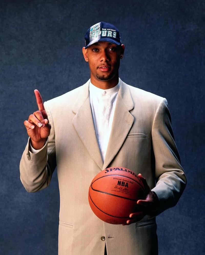 科尔：勇士仍需提升防守质量，但失误才是胜负的关键因素（科尔直言：勇士防守仍待提高，胜负更取决于失误）