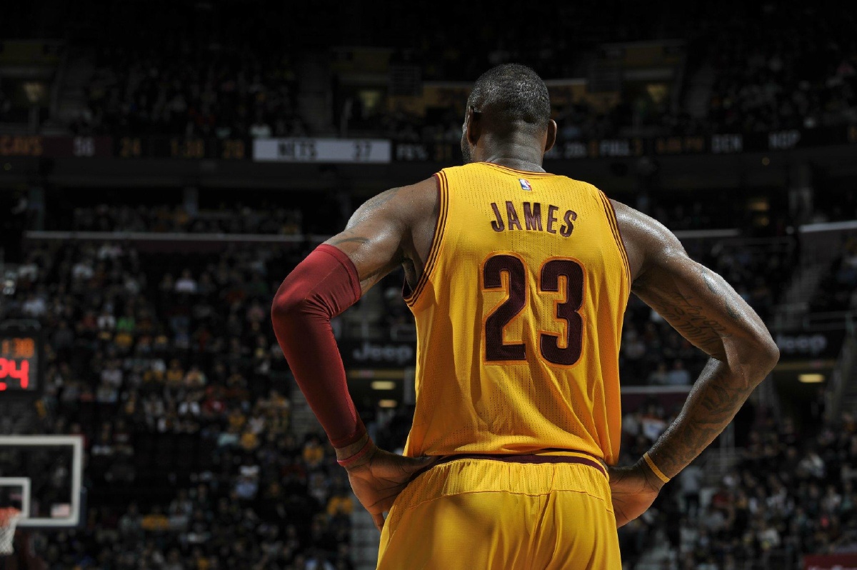 孔蒂：祝贺球员们，必须对他们说谢谢、谢谢、再谢谢（孔蒂：向球员们表示祝贺，我要对他们说三声“谢谢”）