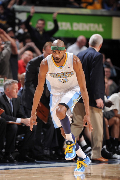 被球迷询问是否会考虑加盟阿森纳，库尼亚大笑回应（被问是否加盟阿森纳，库尼亚笑着回应）